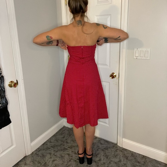 Jonathan Martin Red Dress with white polka dots - Picture 4 of 11
